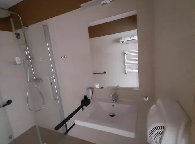 Centrum Misji Afrykańskich - Centrum Hotelowo-konferencyjne Borzecin Duzy