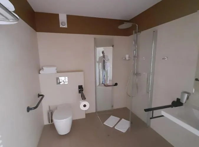 Hotel Centrum Misji Afrykańskich - Centrum Hotelowo-konferencyjne *